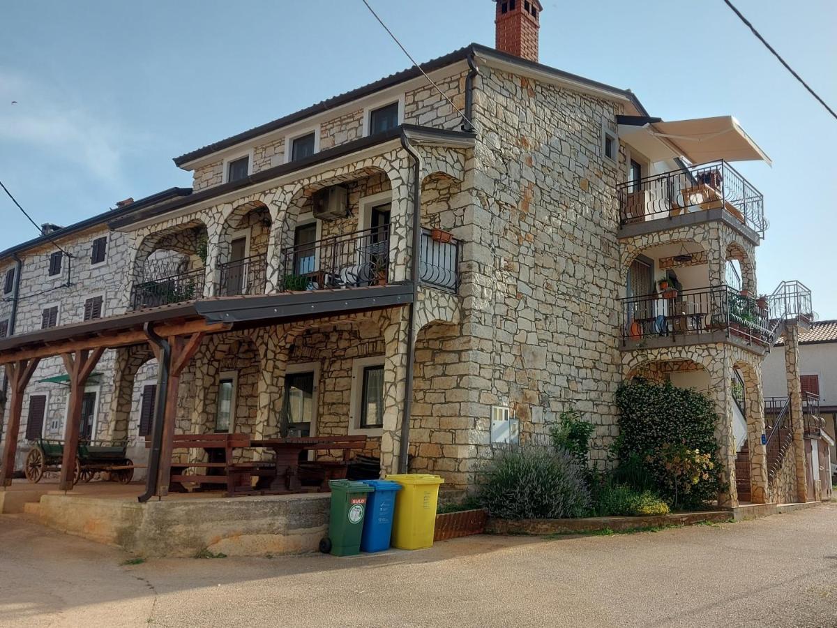 Bed and Breakfast Ranch Radin Бртонигла Экстерьер фото